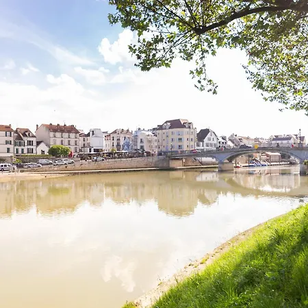Apartment Bord De Marne, Proche Disneyland Et Paris Gare A 2 Min
